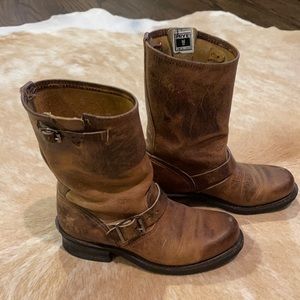 Distressed Frye Boots Size 7 Brown Leather